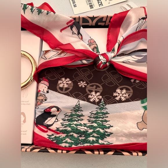 NWT Giani Bernini Bear Print Kite Scarf and Logo Keychain - Picture 5 of 14